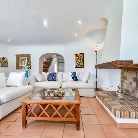 Rocalla Villa *